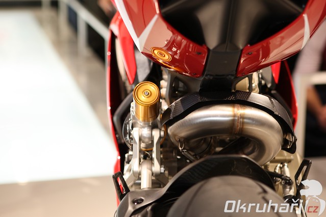 DUCATI-panigale-02